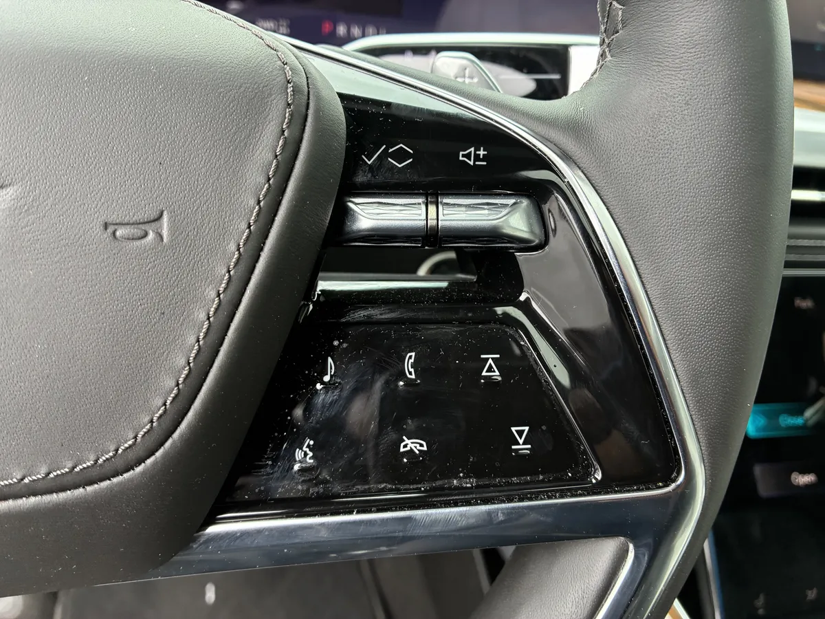 2026 Cadillac Escalade Platinum Sport thumbnail 30
