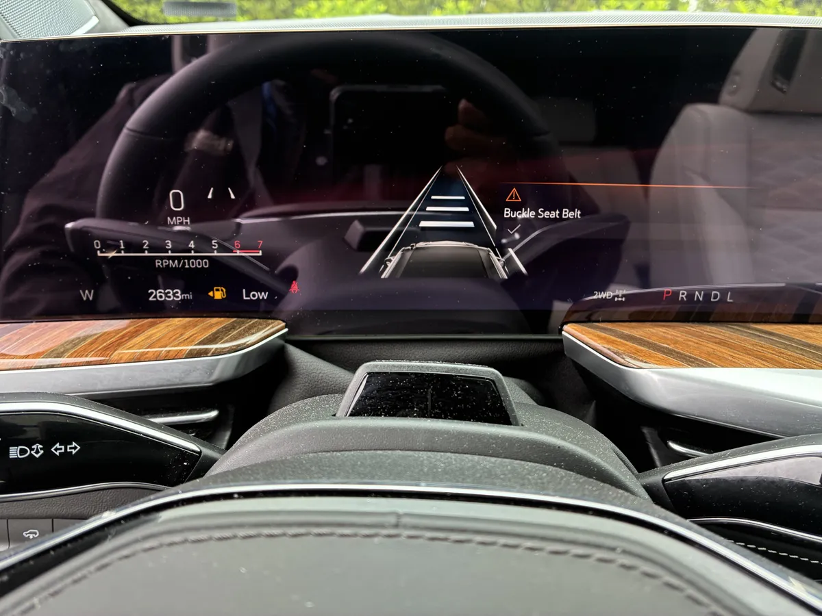2026 Cadillac Escalade Platinum Sport thumbnail 32