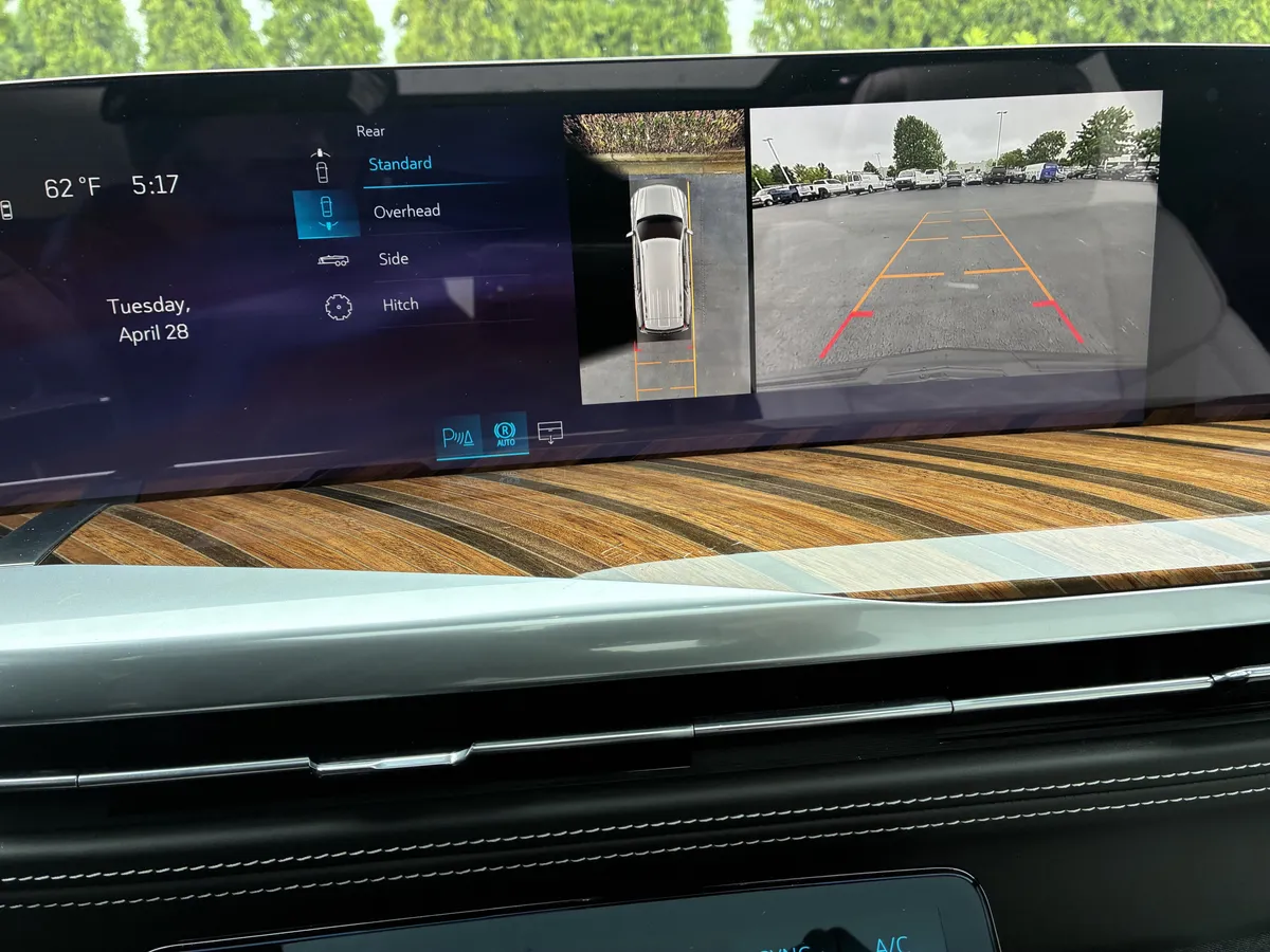 2026 Cadillac Escalade Platinum Sport thumbnail 34