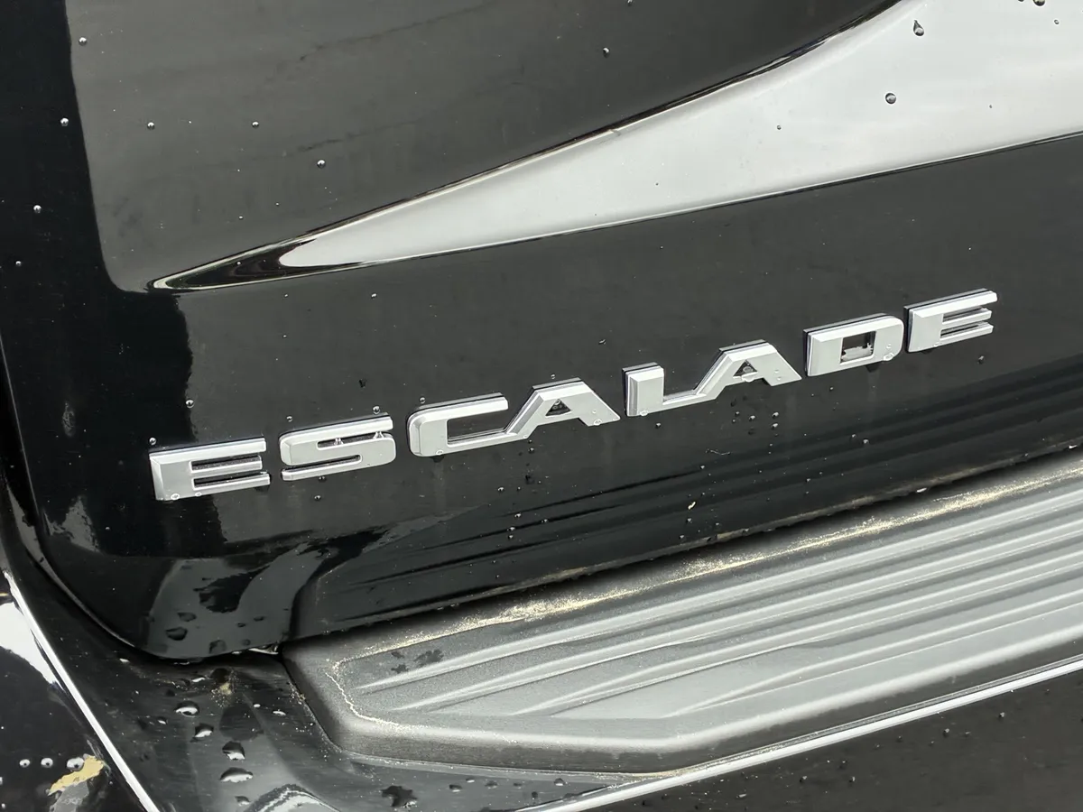 2026 Cadillac Escalade Platinum Sport thumbnail 9
