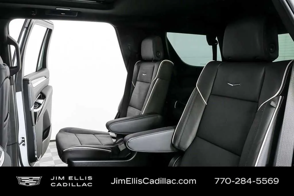 2026 Cadillac Escalade Sport thumbnail 23