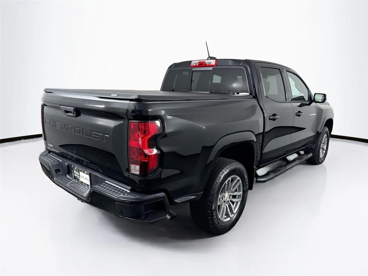 2026 Chevrolet Colorado 2WD LT thumbnail 2