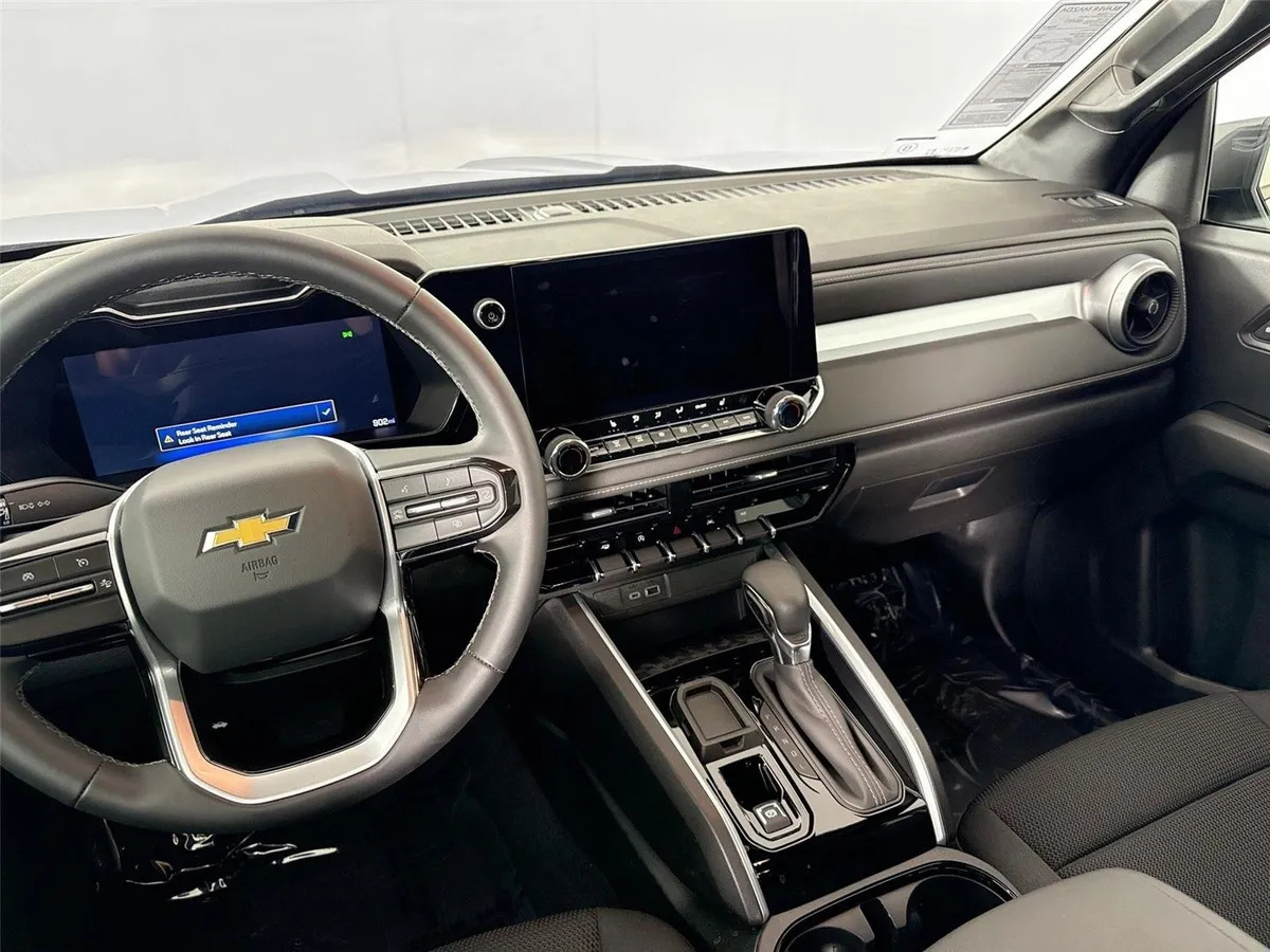 2026 Chevrolet Colorado 2WD LT thumbnail 30