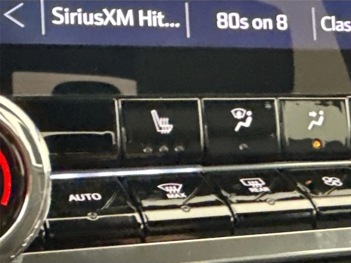 2026 Chevrolet Colorado 2WD LT thumbnail 8