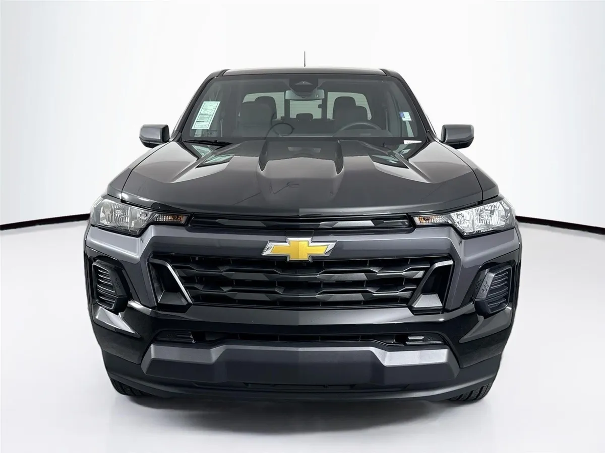 2026 Chevrolet Colorado 2WD LT thumbnail 9