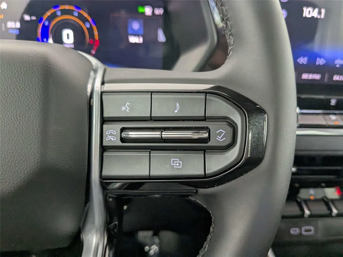 2026 Chevrolet Colorado 2WD Work Truck thumbnail 17
