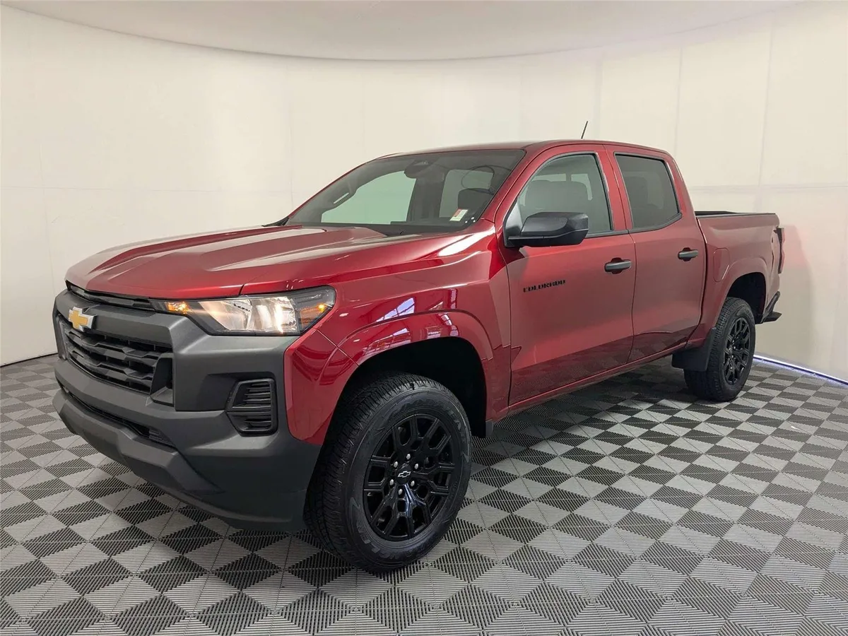 2026 Chevrolet Colorado 2WD Work Truck thumbnail 2