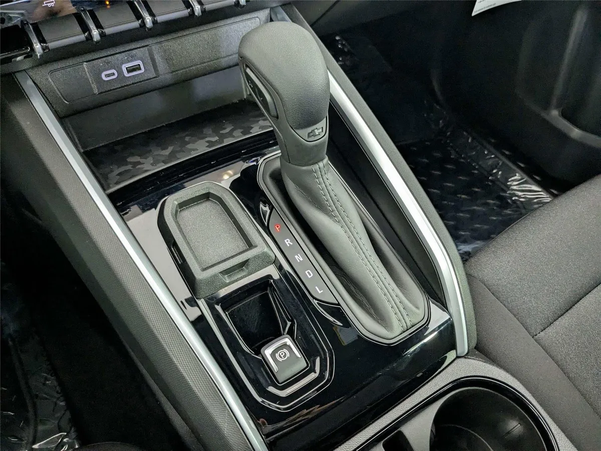 2026 Chevrolet Colorado 2WD Work Truck thumbnail 25