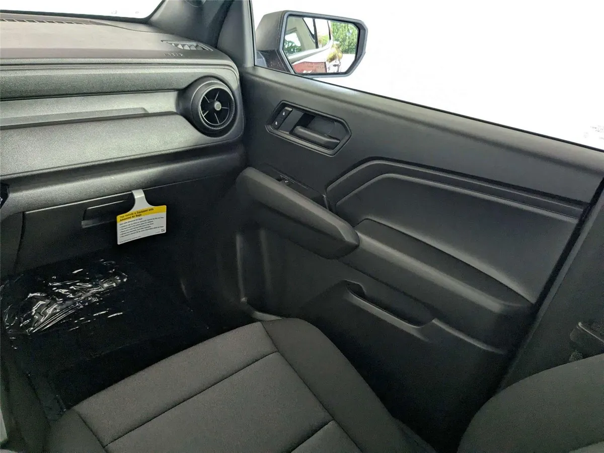 2026 Chevrolet Colorado 2WD Work Truck thumbnail 38