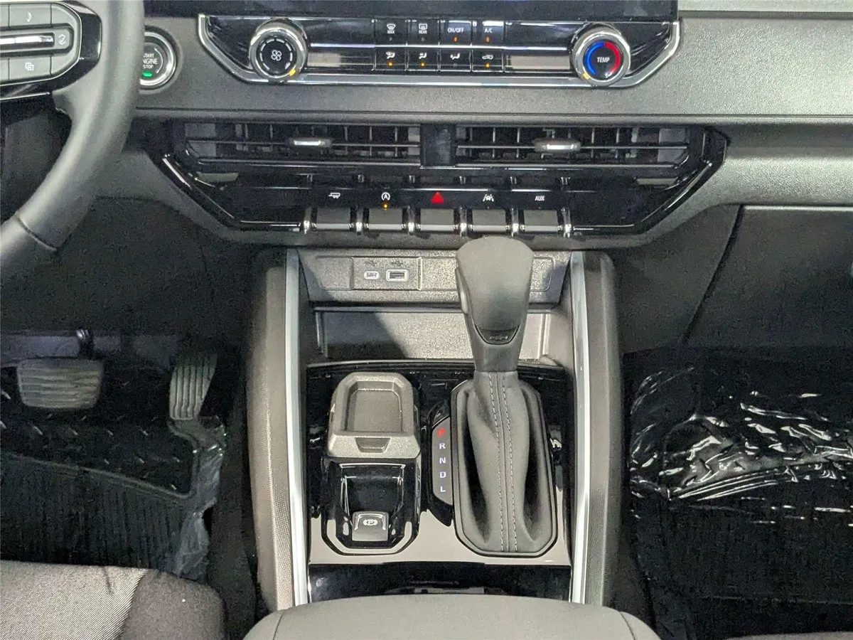 2026 Chevrolet Colorado 2WD Work Truck thumbnail 40