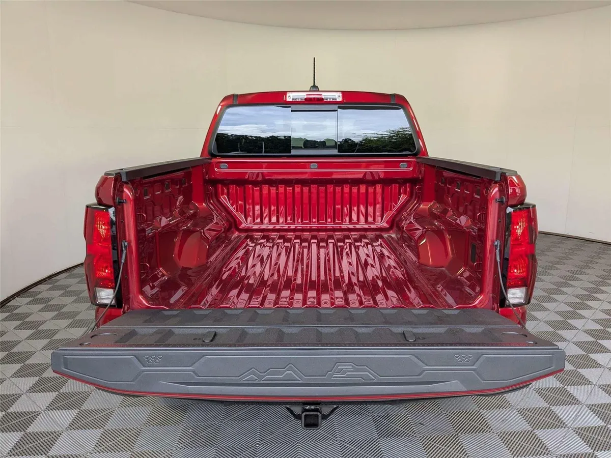 2026 Chevrolet Colorado 2WD Work Truck thumbnail 7