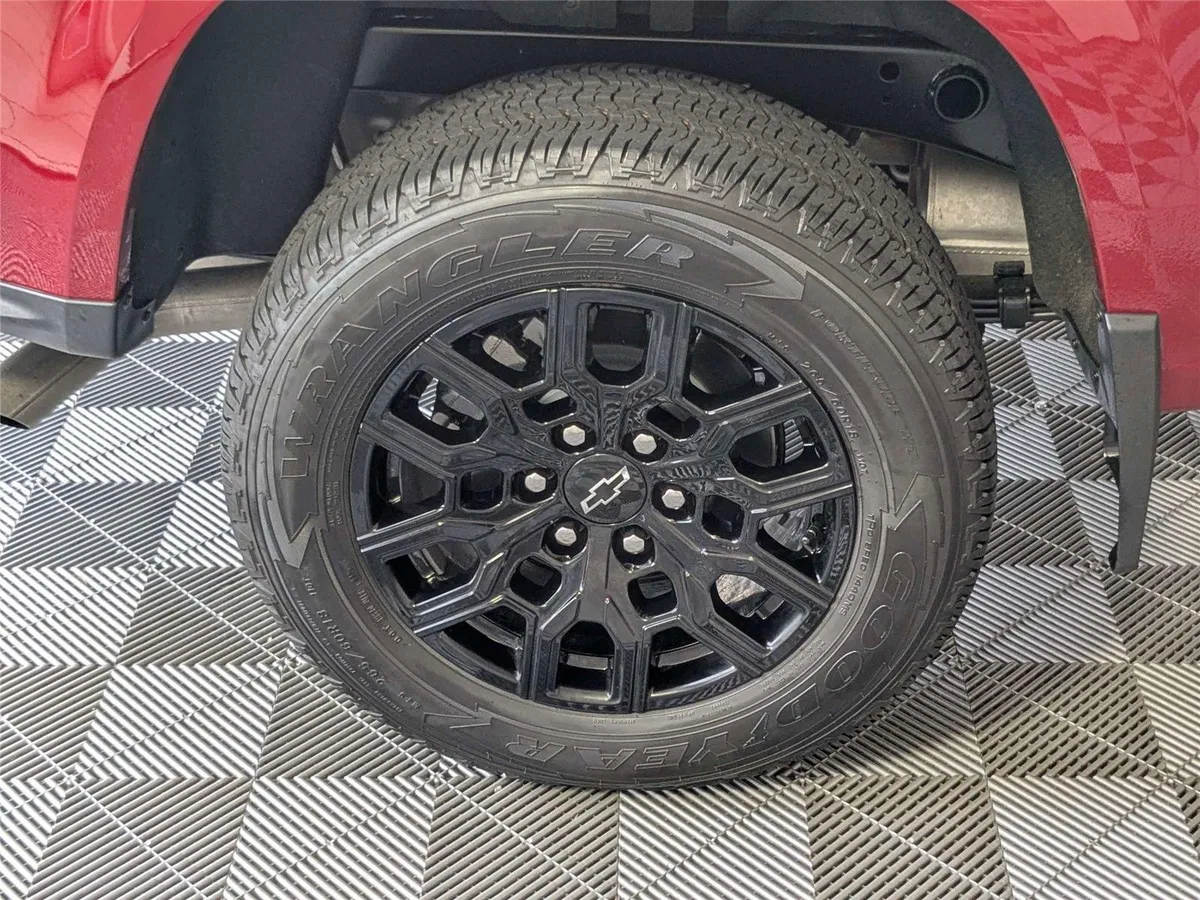 2026 Chevrolet Colorado 2WD Work Truck thumbnail 8
