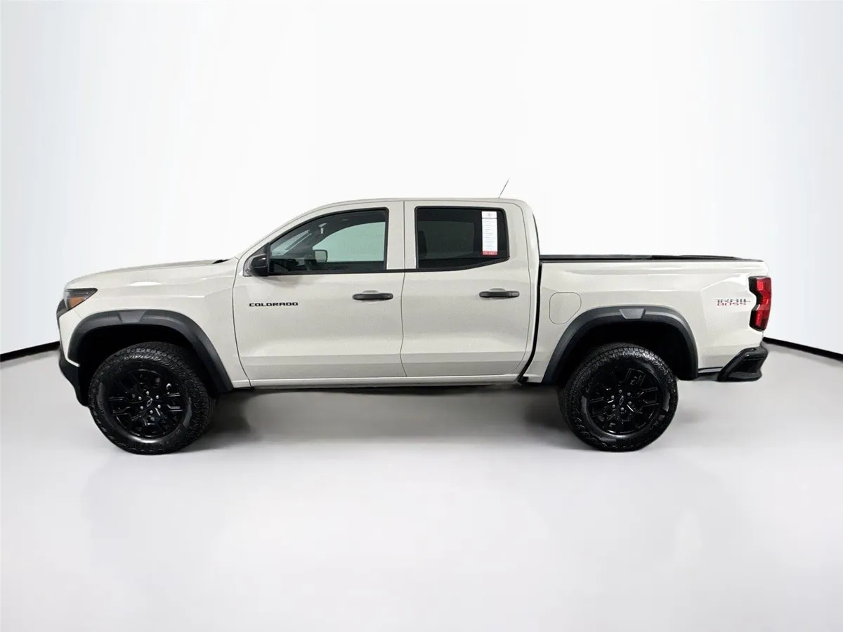 2026 Chevrolet Colorado 4WD Trail Boss thumbnail 13