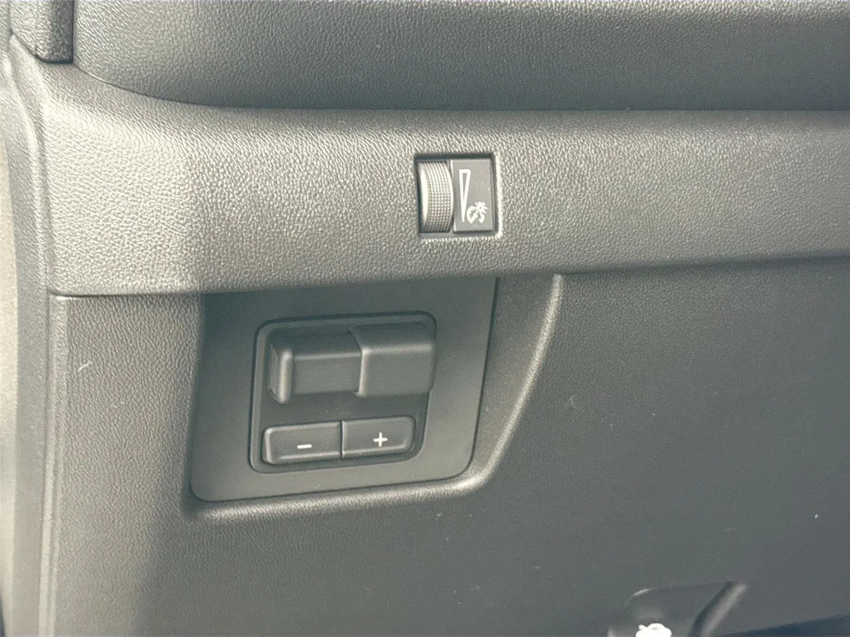 2026 Chevrolet Colorado 4WD Trail Boss thumbnail 15