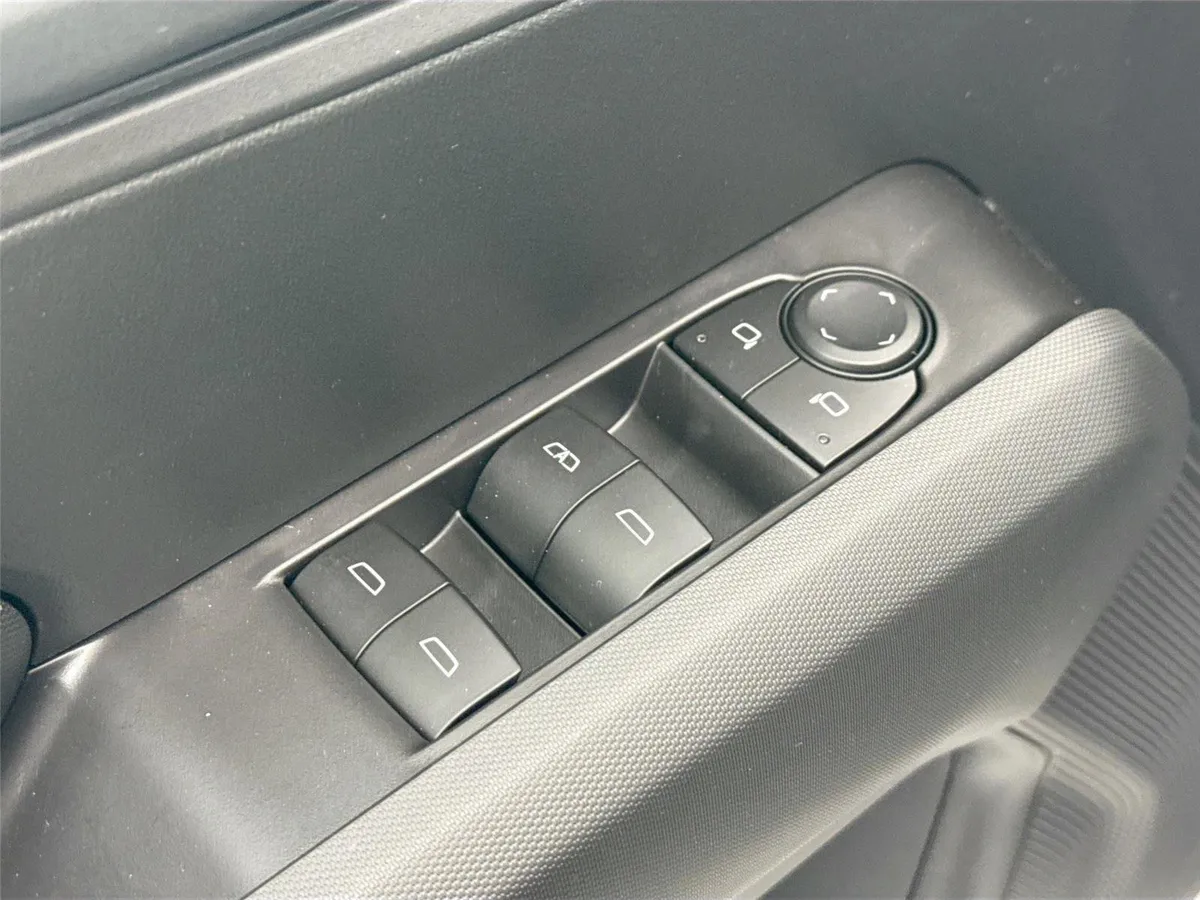 2026 Chevrolet Colorado 4WD Trail Boss thumbnail 28