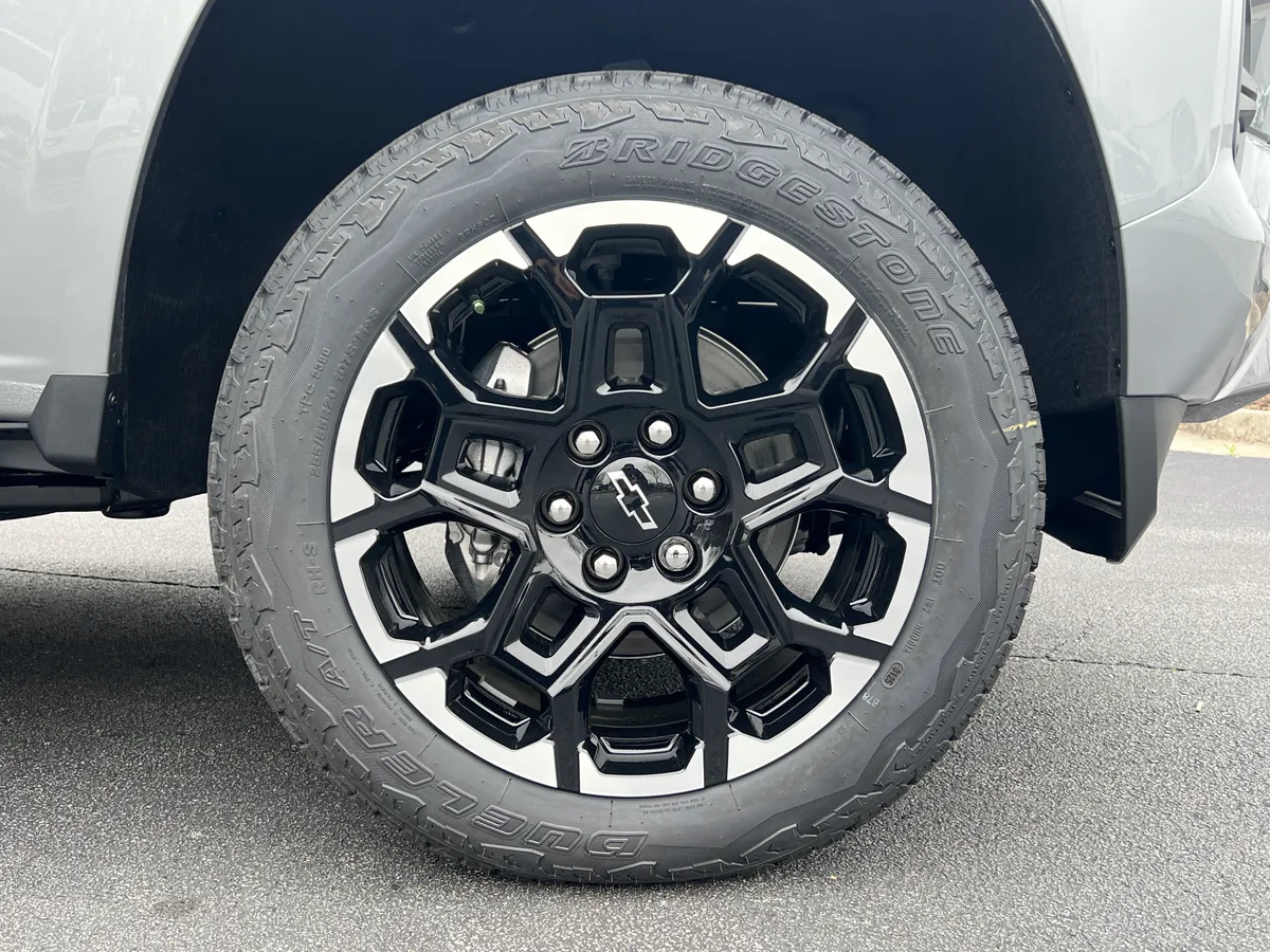 2026 Chevrolet Colorado 4WD Z71 thumbnail 12