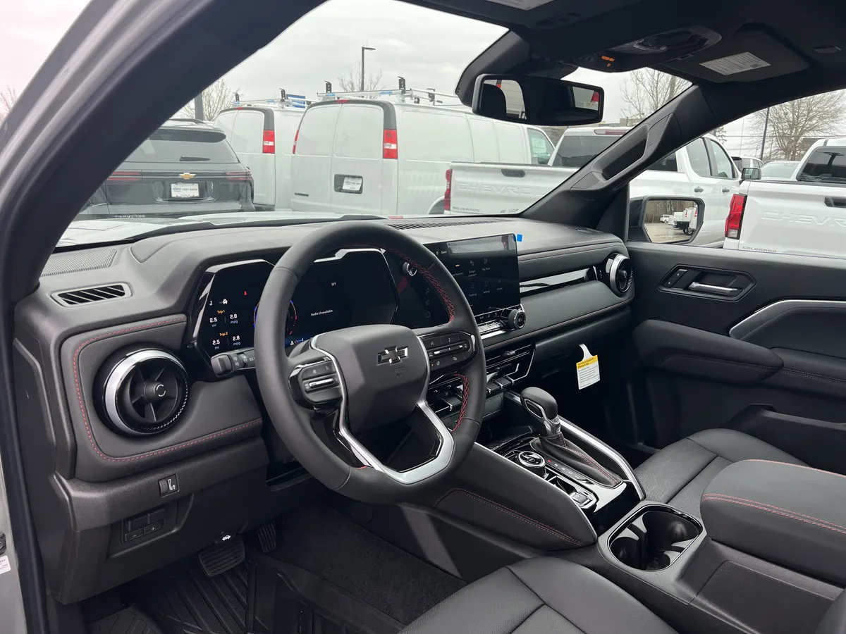2026 Chevrolet Colorado 4WD Z71 thumbnail 16