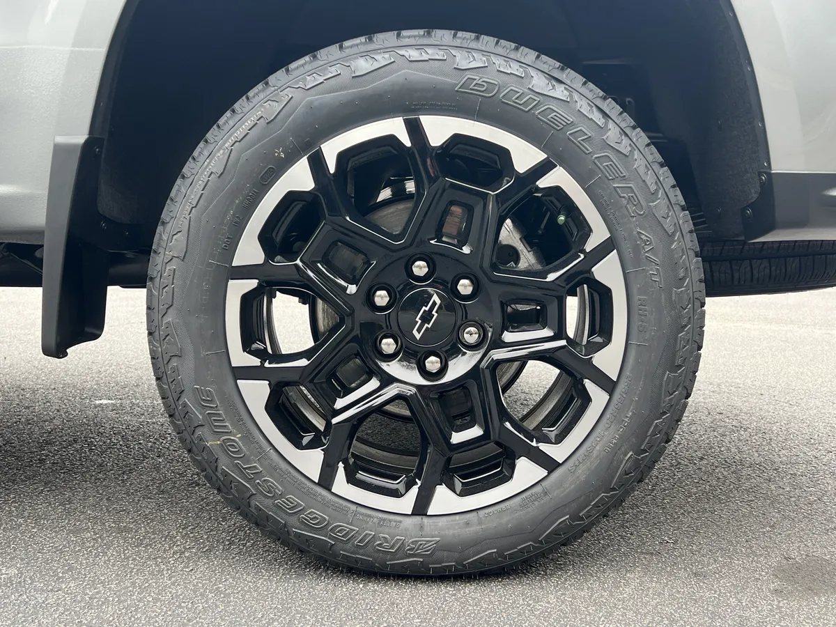 2026 Chevrolet Colorado 4WD Z71 thumbnail 36
