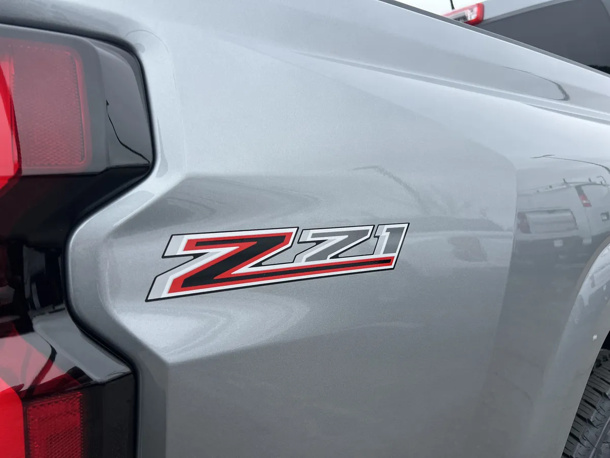 2026 Chevrolet Colorado 4WD Z71 thumbnail 38