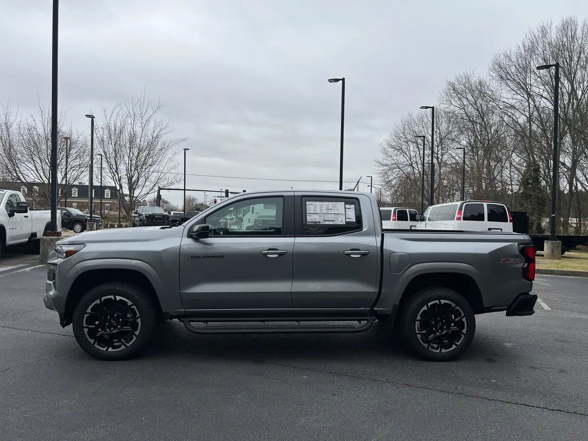2026 Chevrolet Colorado 4WD Z71 thumbnail 5