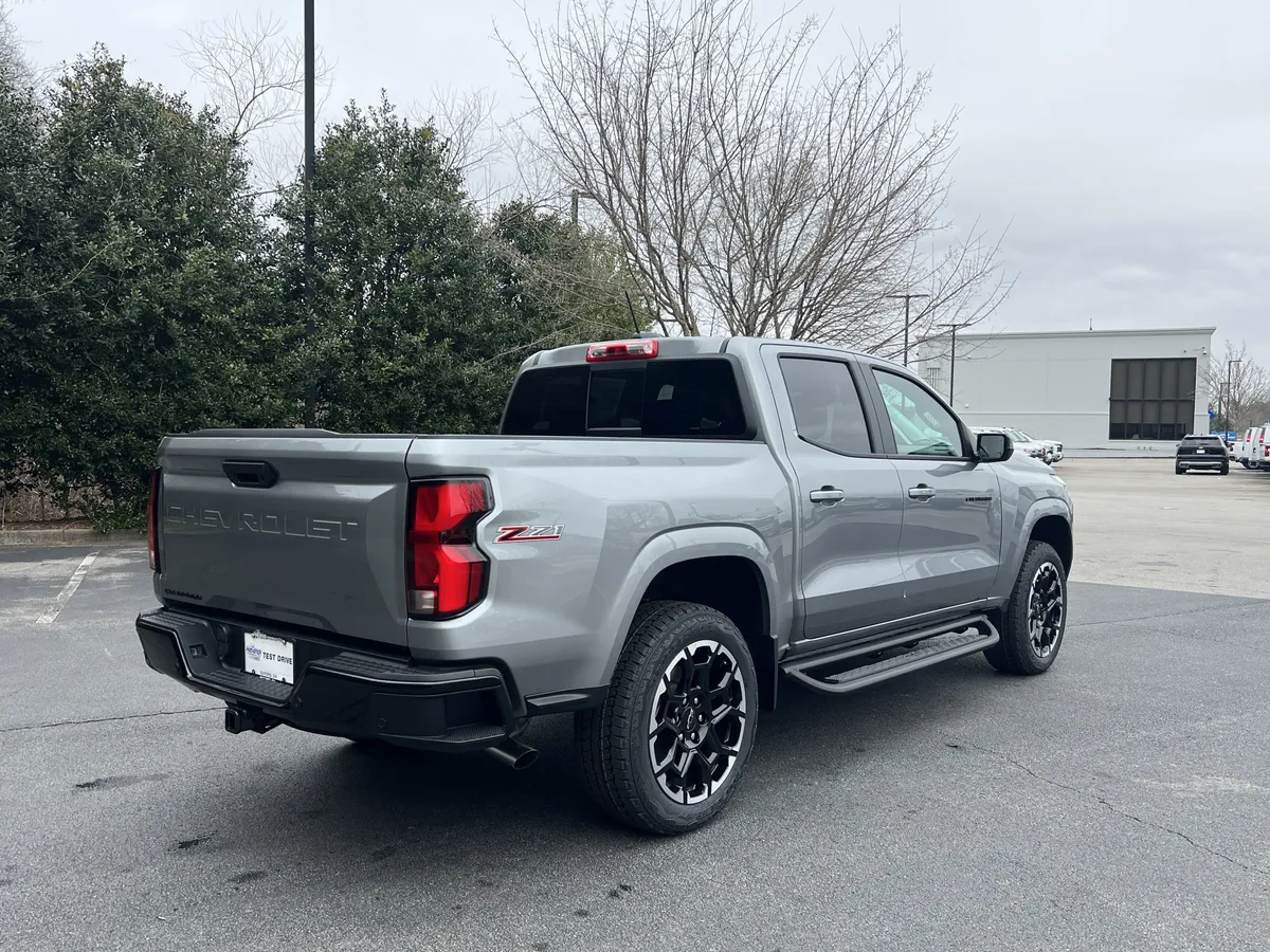 2026 Chevrolet Colorado 4WD Z71 thumbnail 8
