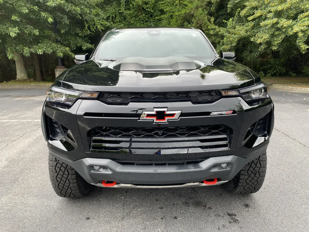 2026 Chevrolet Colorado 4WD ZR2 thumbnail 2