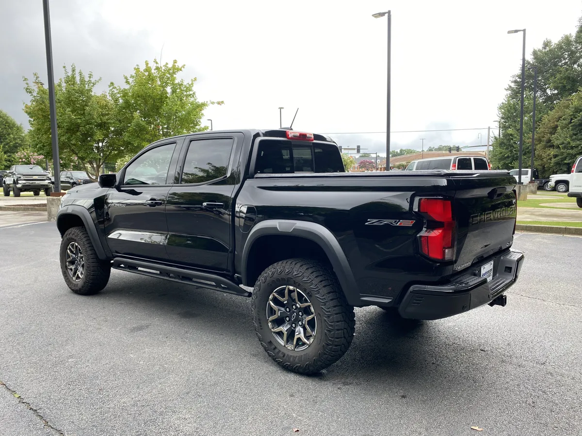2026 Chevrolet Colorado 4WD ZR2 thumbnail 6