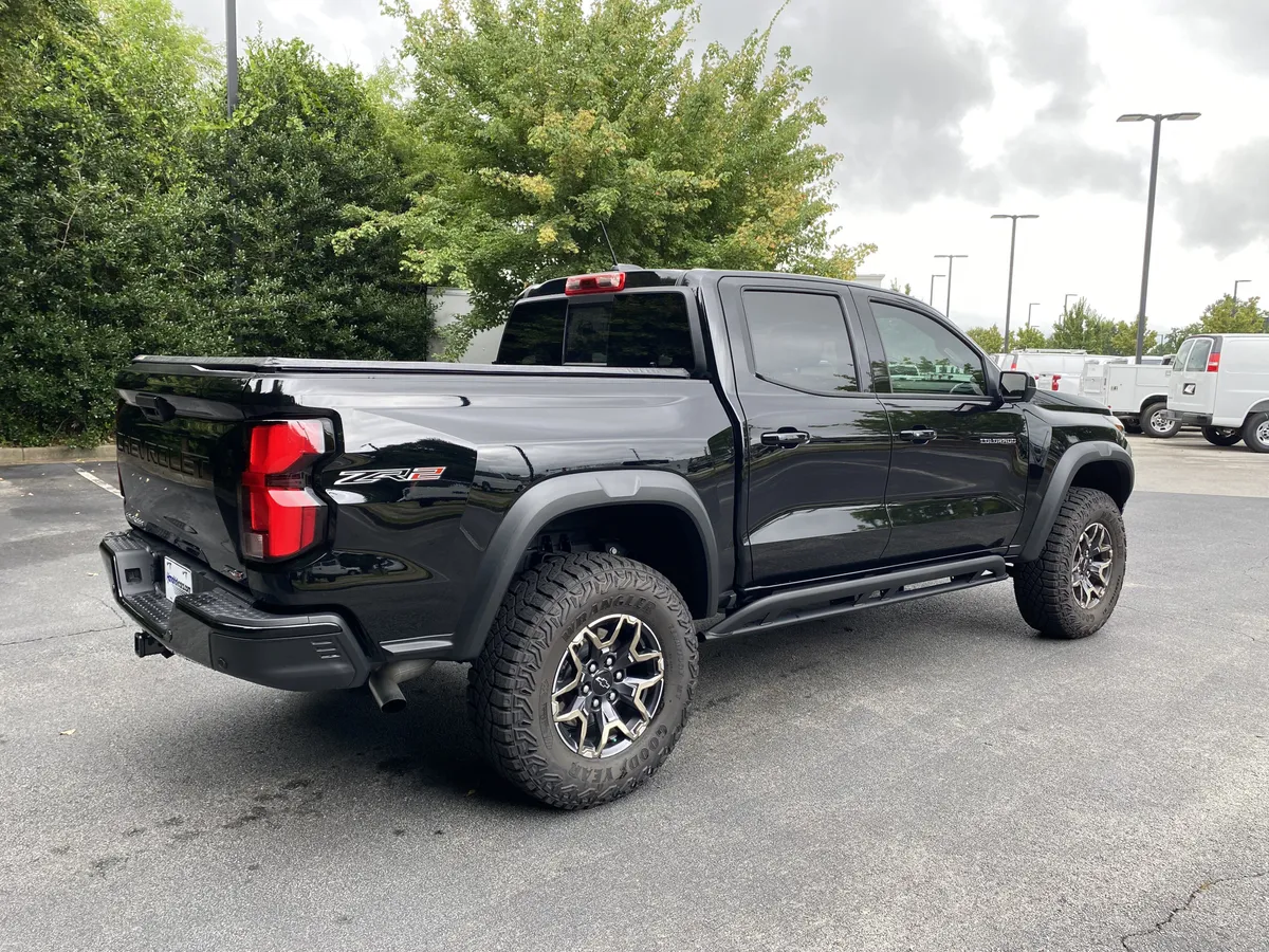 2026 Chevrolet Colorado 4WD ZR2 thumbnail 8