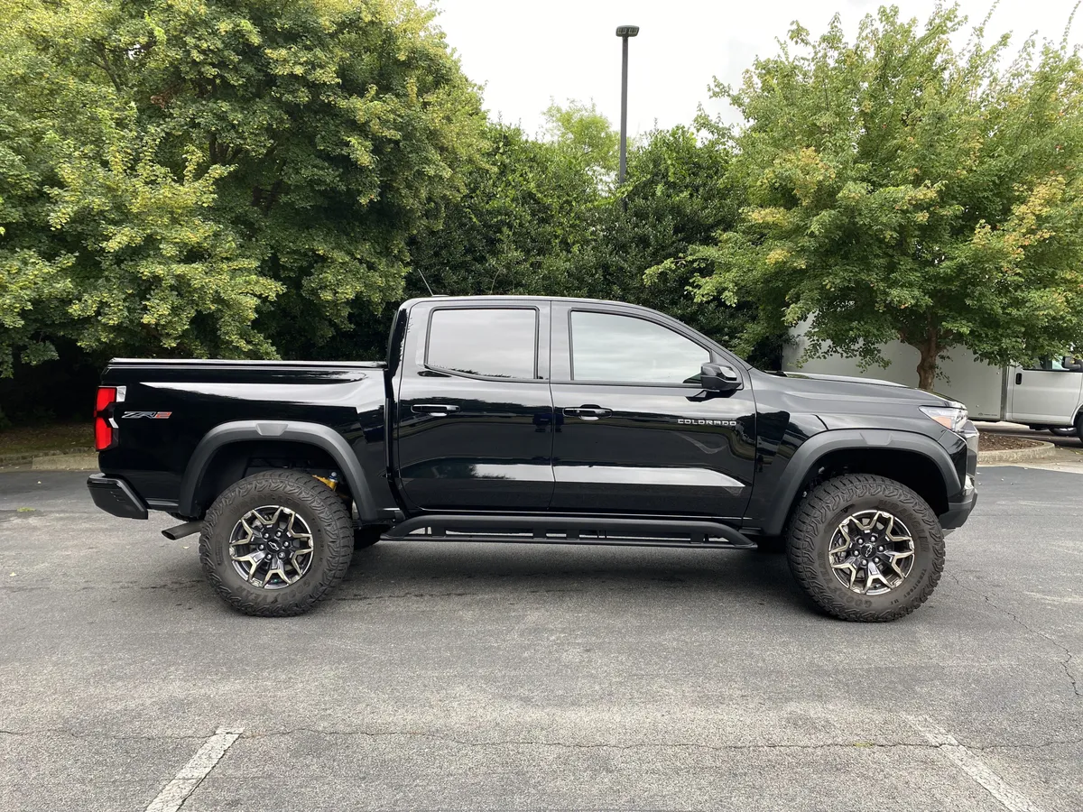 2026 Chevrolet Colorado 4WD ZR2 thumbnail 9