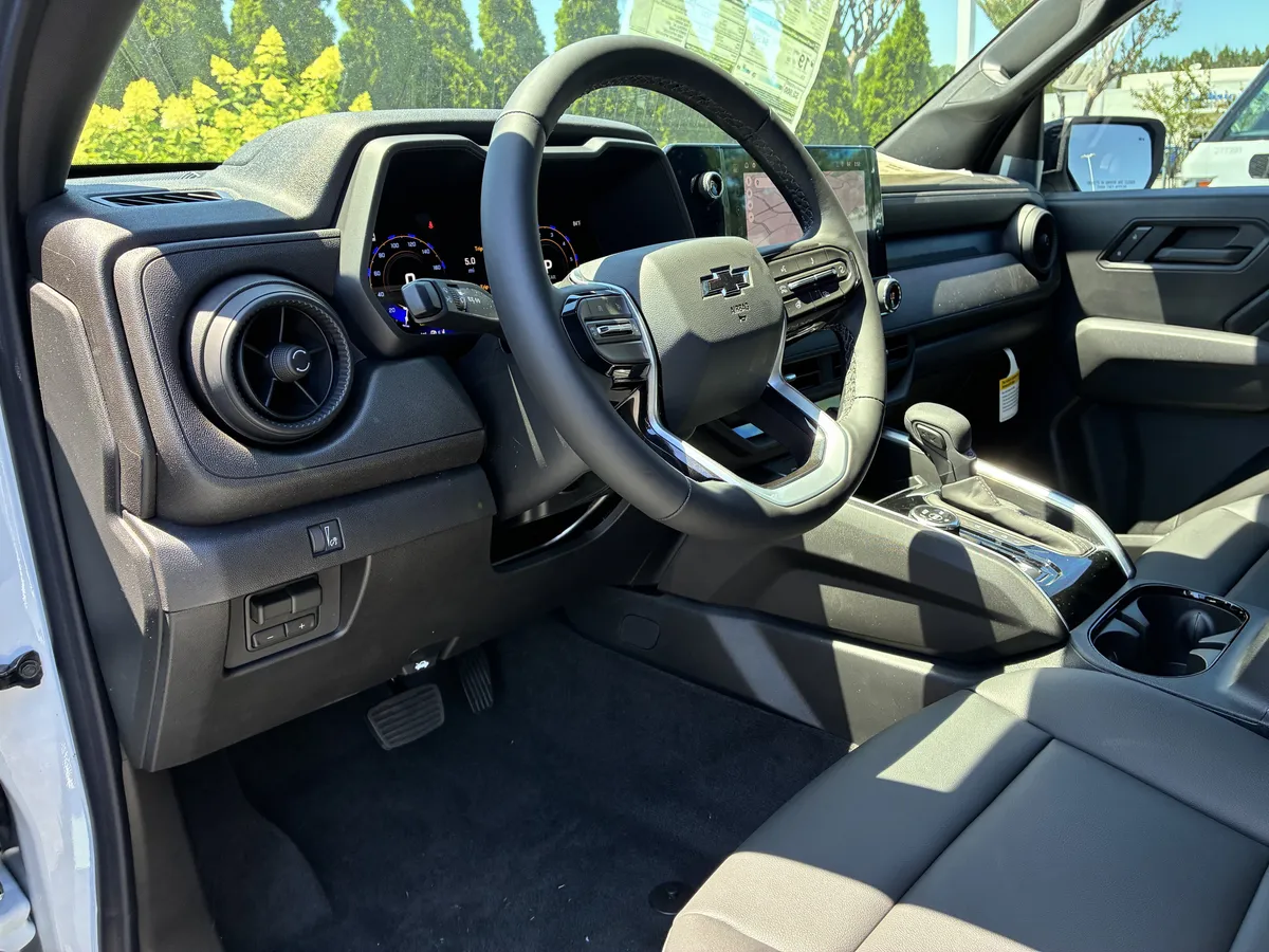 2026 Chevrolet Colorado Trail Boss thumbnail 21