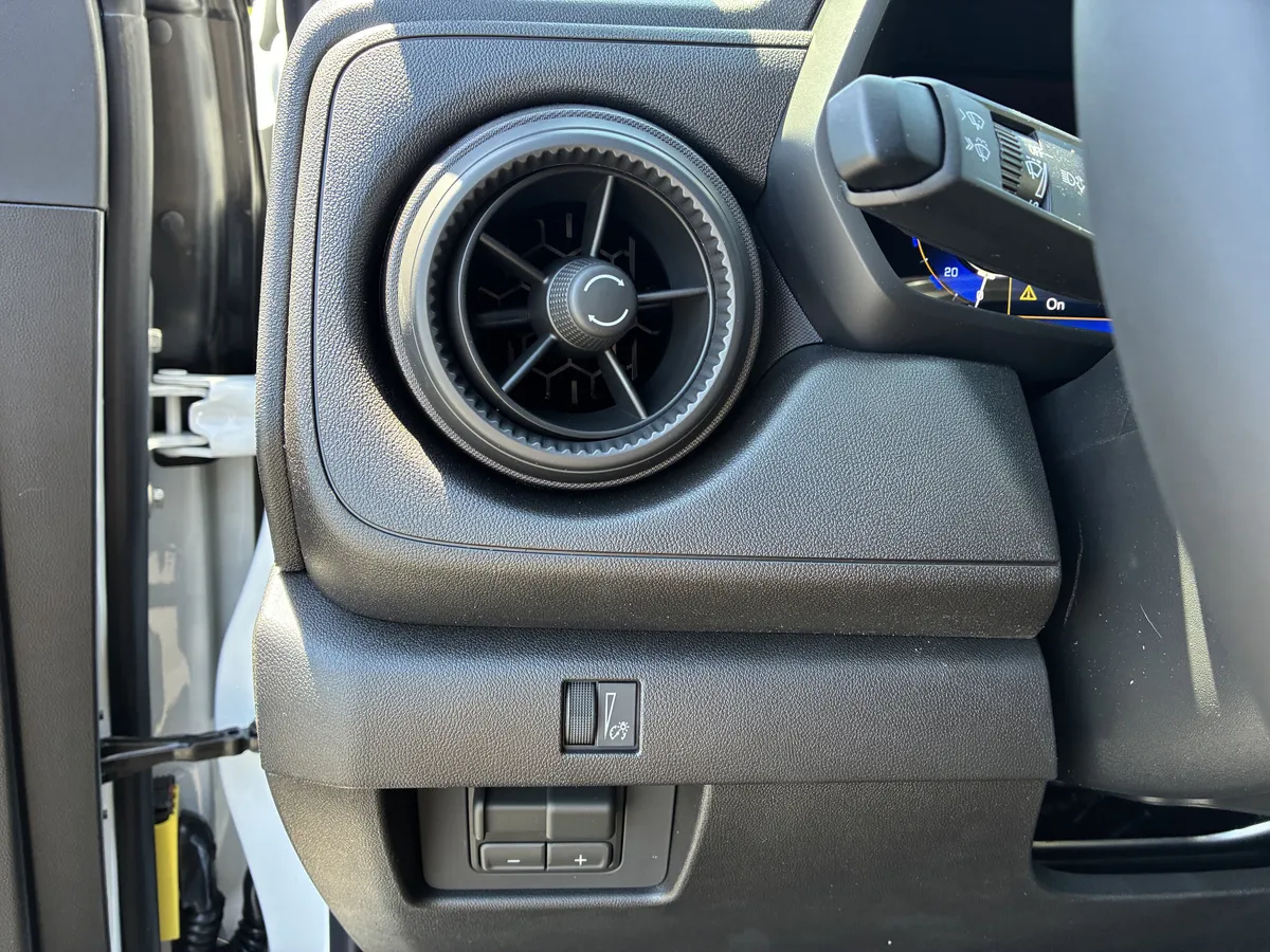 2026 Chevrolet Colorado Trail Boss thumbnail 25