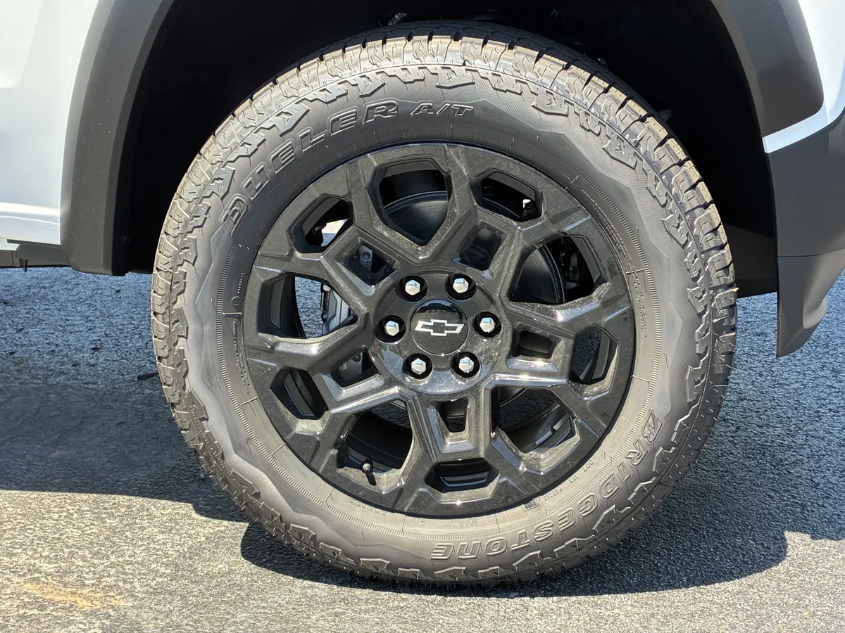 2026 Chevrolet Colorado Trail Boss thumbnail 5