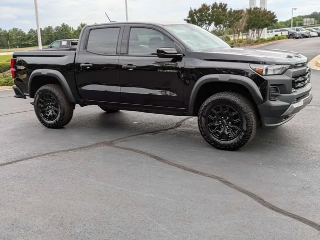 2026 Chevrolet Colorado Trail Boss thumbnail 2