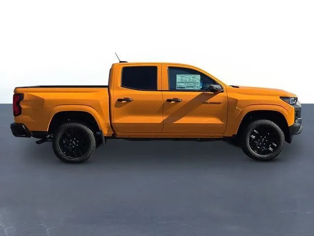 2026 Chevrolet Colorado Work Truck thumbnail 4