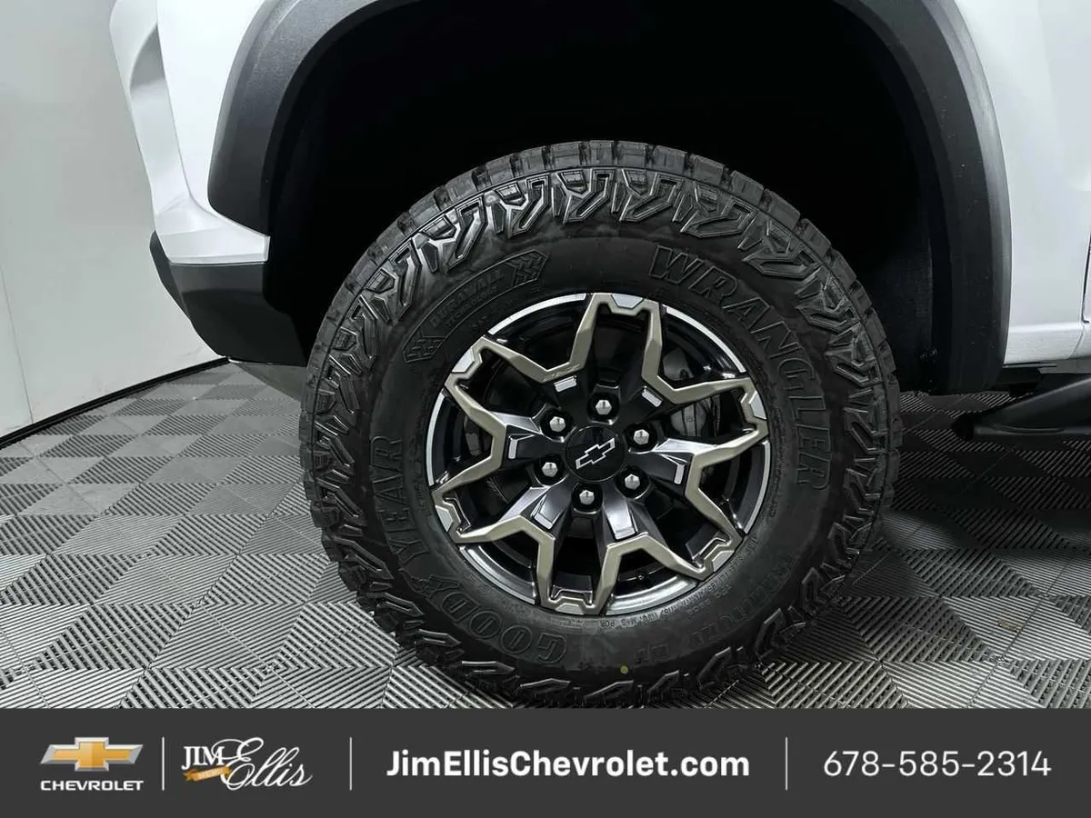 2026 Chevrolet Colorado ZR2 thumbnail 32