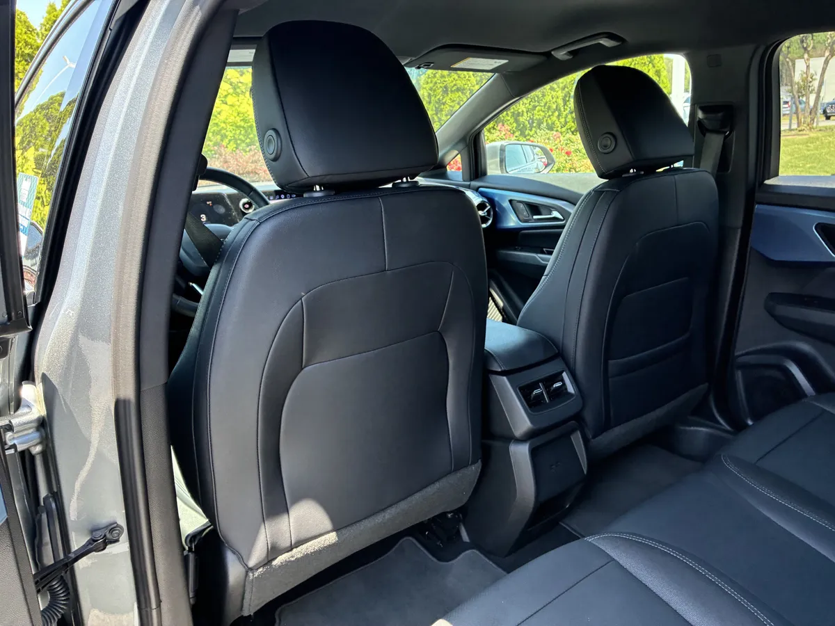 2026 Chevrolet Equinox EV LT thumbnail 14