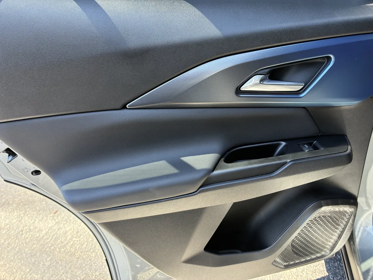 2026 Chevrolet Equinox EV LT thumbnail 15