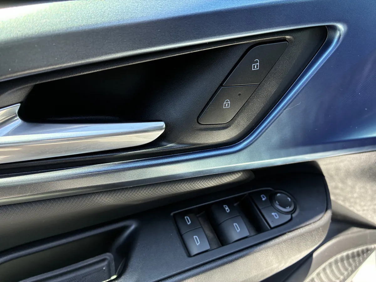 2026 Chevrolet Equinox EV LT thumbnail 23