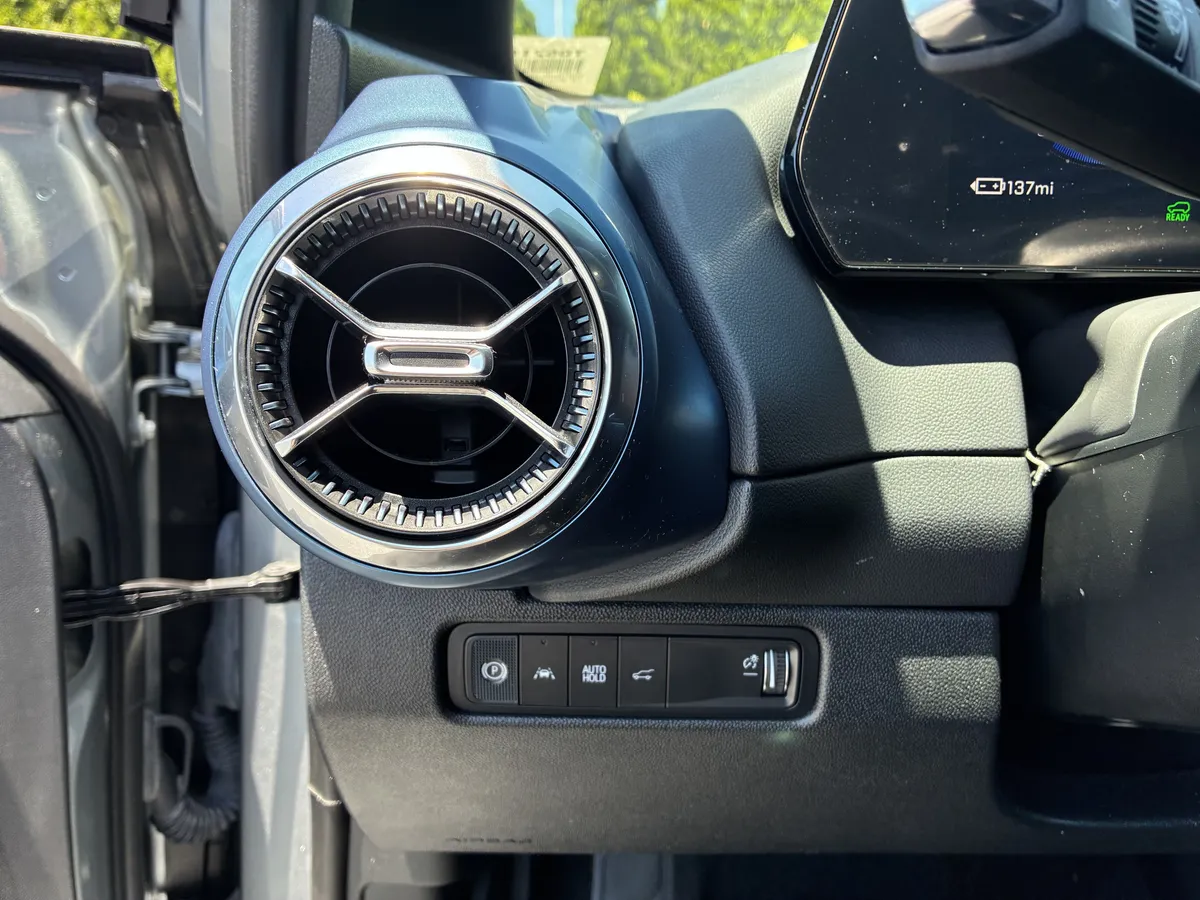 2026 Chevrolet Equinox EV LT thumbnail 25