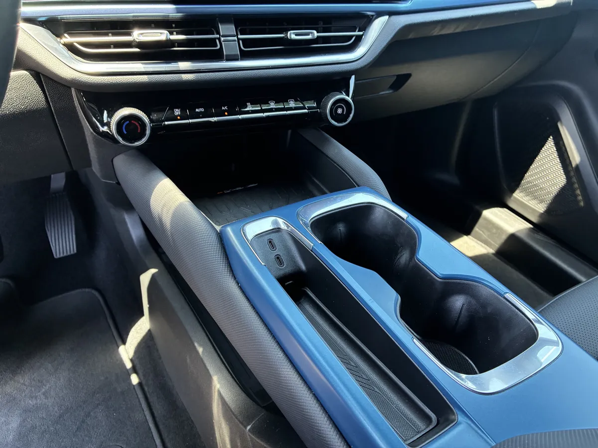 2026 Chevrolet Equinox EV LT thumbnail 32
