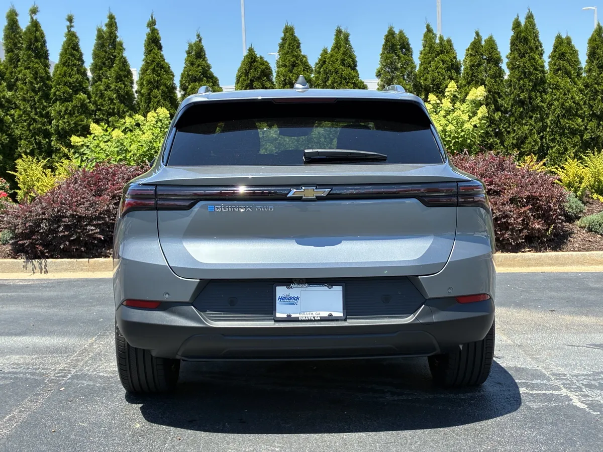 2026 Chevrolet Equinox EV LT thumbnail 7
