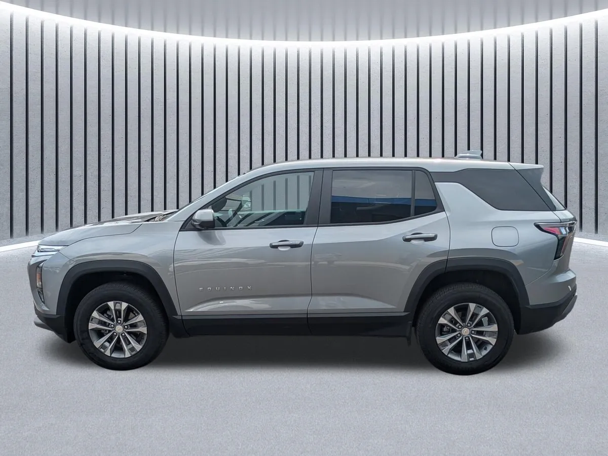 2026 Chevrolet Equinox LT thumbnail 8