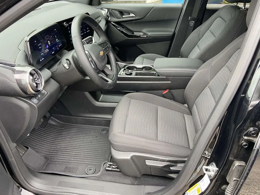 2026 Chevrolet Equinox LT thumbnail 12