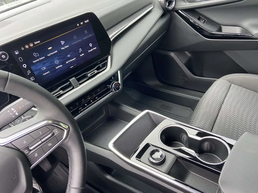 2026 Chevrolet Equinox LT thumbnail 22