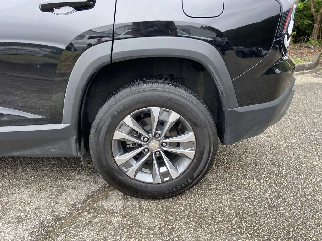 2026 Chevrolet Equinox LT thumbnail 6