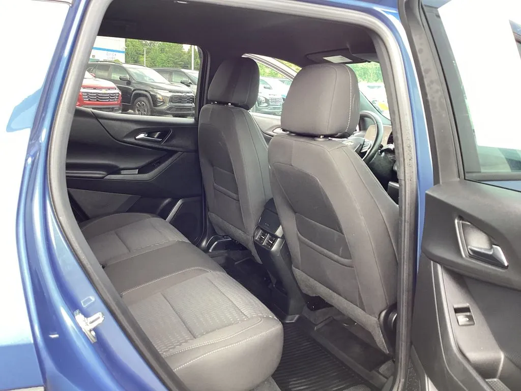 2026 Chevrolet Equinox LT thumbnail 12