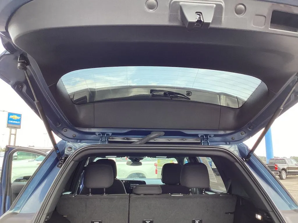 2026 Chevrolet Equinox LT thumbnail 13