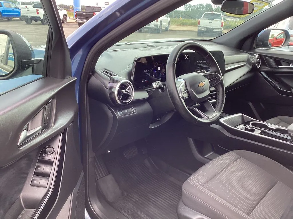 2026 Chevrolet Equinox LT thumbnail 19