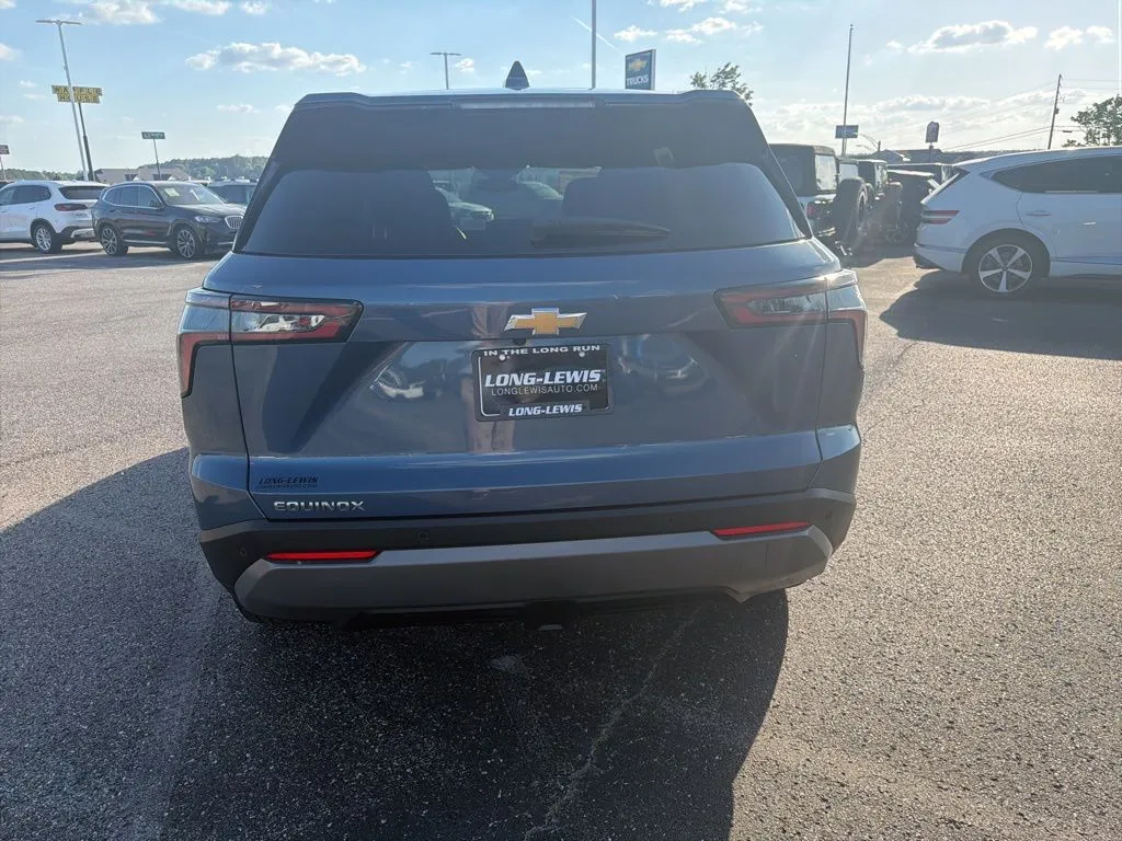 2026 Chevrolet Equinox LT thumbnail 3