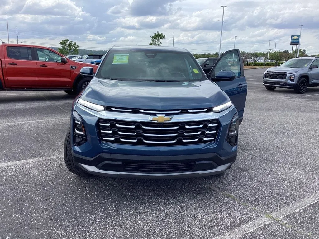 2026 Chevrolet Equinox LT thumbnail 8